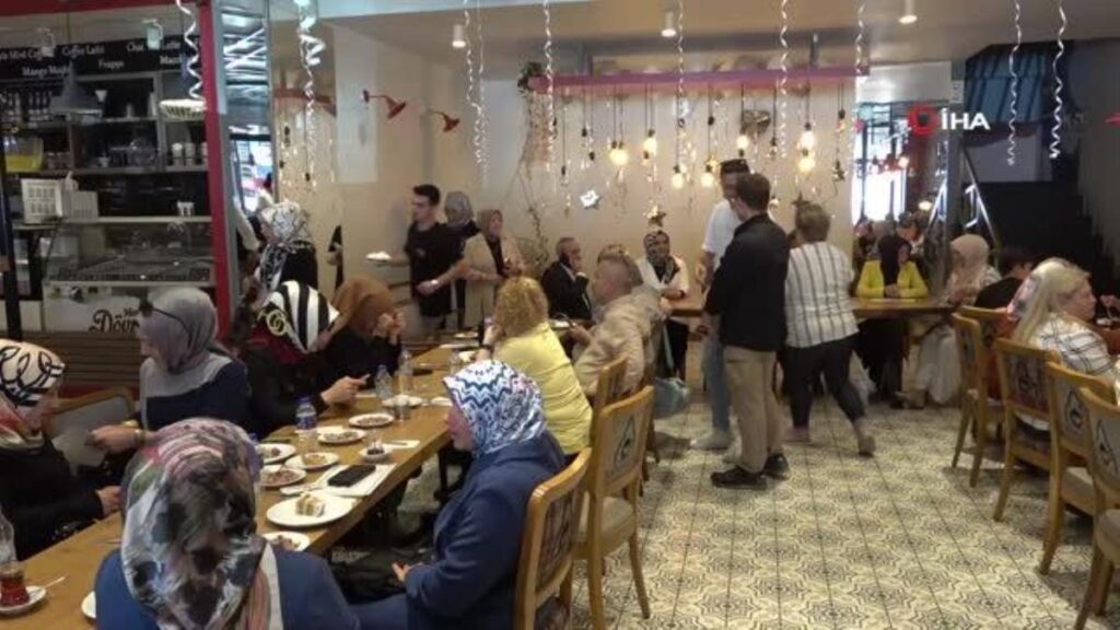 Karabük’te ilk ve ortaöğretimi bitiren 22 kadın için mezuniyet programı düzenlendi