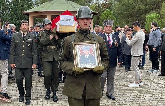 Kıbrıs gazisi son yolculuğuna uğurlandı