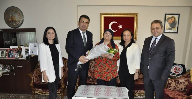 Şehit öğretmen Aybüke Yalçın’ın annesi Öğretmenler Günü’nde unutulmadı