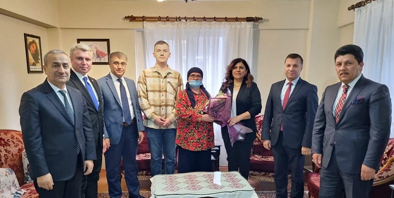 Gürel, şehit öğretmen Aybüke Yalçın’ın annesini ziyaret etti