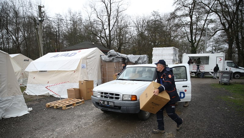 800’ün üzerinde depremzede 243 çadırda konaklamayı sürdürüyor