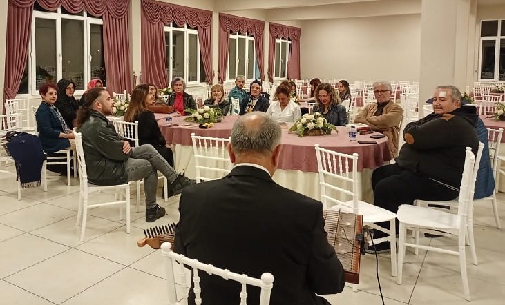 ‘ Biz Bize Müzik ve Şiir’