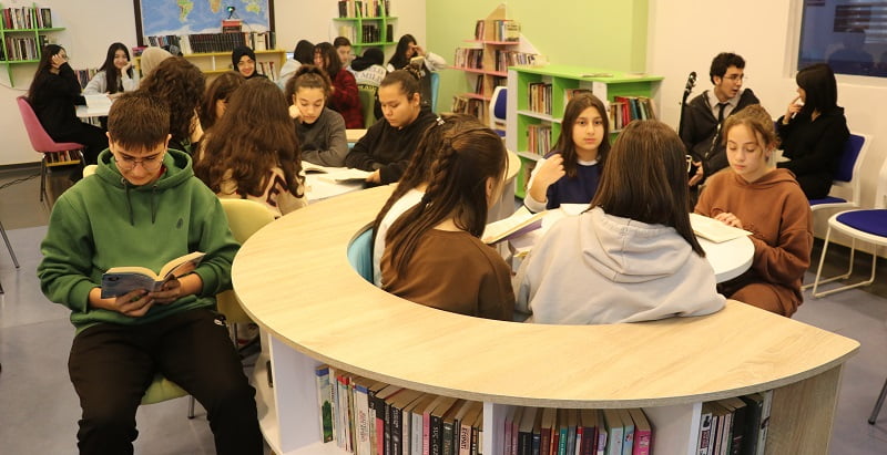 Okul kütüphanelerindeki kitap sayısı 1 yılda yüzde 100 arttı