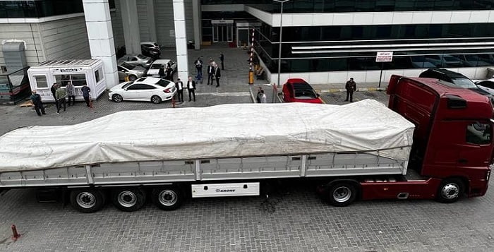 Hastane çalışanlarından deprem bölgesine yardım