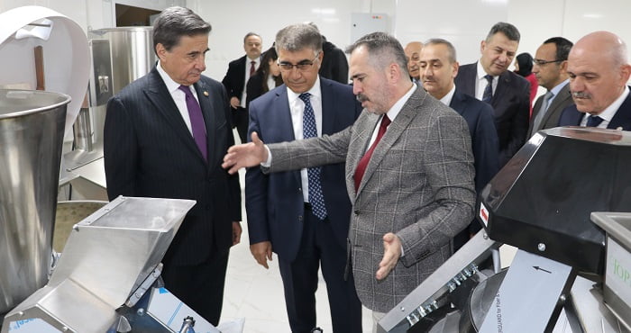 Meslek liselilerin günde 5 bin ekmek üreteceği entegre fırın açıldı