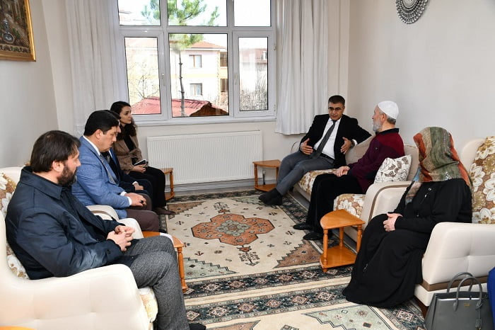 Karabük Valisi Gürel, şehit ailesi ve gaziyi ziyaret etti