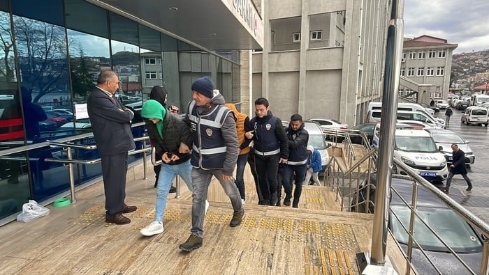 Zonguldak merkezli 5 ilde “sanal dolandırıcılık” operasyonunda 11 zanlı yakalandı