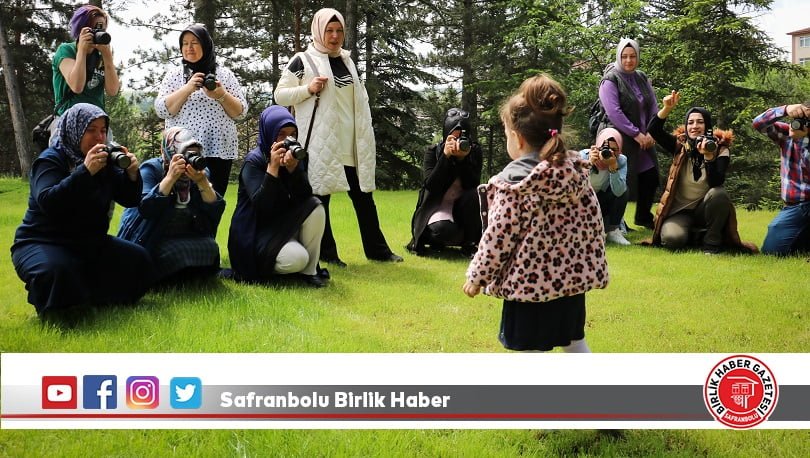 Özel gereksinimli çocukların anneleri fotoğrafçılık kursuyla sosyalleşiyor