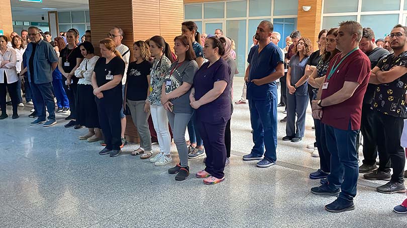 Konya’da hasta yakınının silahla öldürdüğü doktor, 8 yıl görev yaptığı Karabük’te anıldı