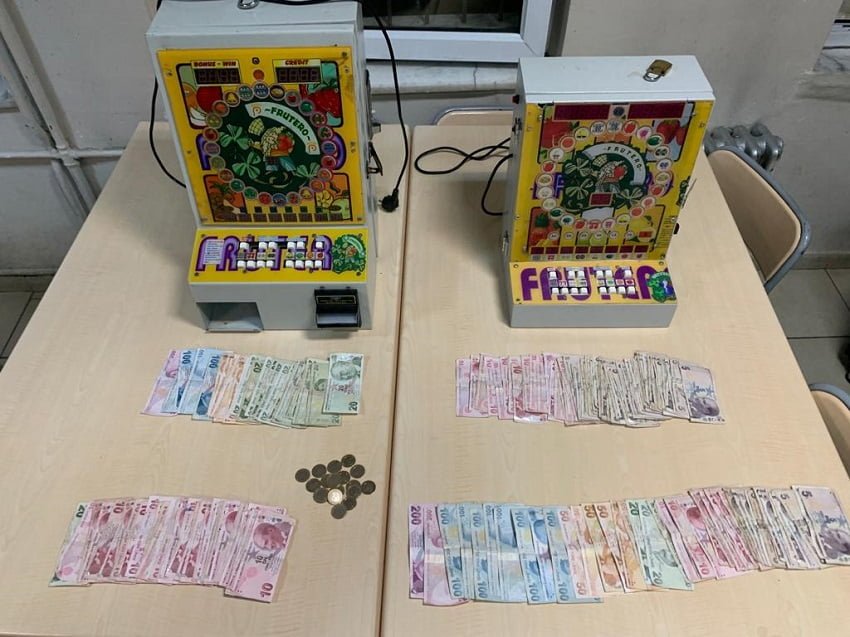 Kastamonu’da kahvehanede elektronik kumar makinesi ele geçirildi