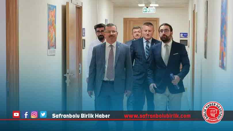 Rektör İletişim fakültesinde incelemelerde bulundu