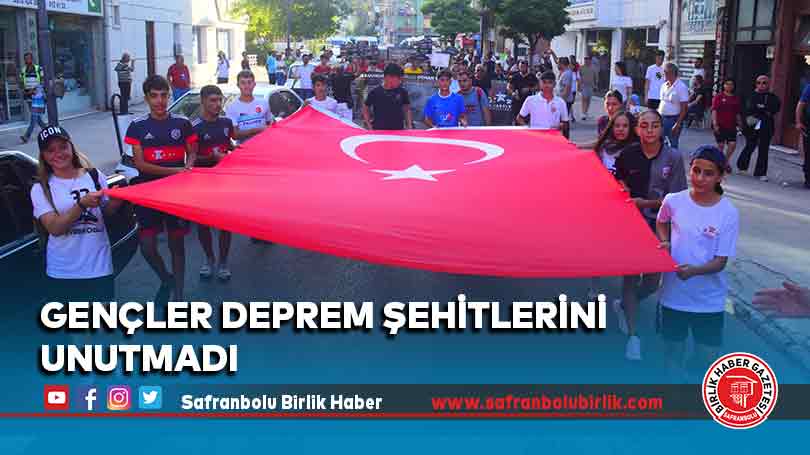 Gençler Deprem Şehitlerini Unutmadı