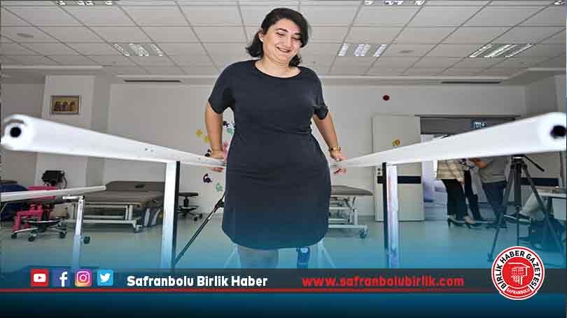 Depremde sevdiklerini kaybeden Makbule öğretmen, proteziyle yeni bir yaşama başlıyor