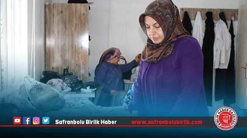 Kadınlar kooperatif bünyesindeki kursta meslek öğreniyor