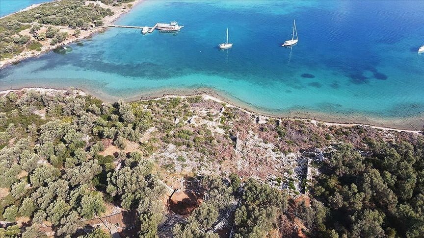 Sedir Adası’ndaki antik surlar ve tiyatro gün yüzüne çıkarılıyor