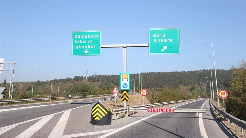 Anadolu Otoyolu Kaynaşlı-Abant arası Ankara yönü onarım için trafiğe kapatıldı