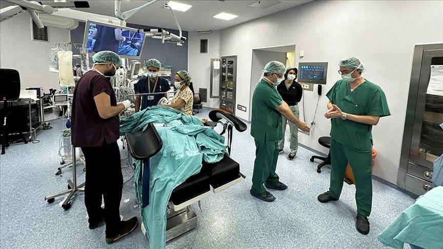 Doğurganlığı zarar görebilecek kadınlara “yumurtalık dokusu dondurma” seçeneği