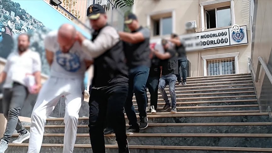 İstanbul’da silahlı çatışmaya girdiği iddia edilen İsveçli 5 kişi tutuklandı