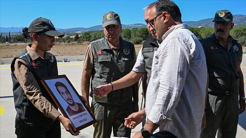 Baraj gölüne düşen helikopterde hayatını kaybedenlerin cenazeleri İzmir’den uğurlandı