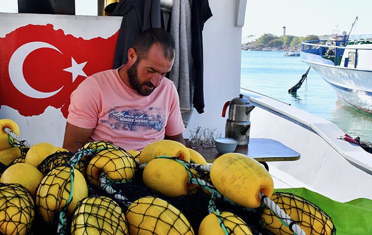 Düzce’de balıkçı ailenin 5. kuşak temsilcisi 100 yıllık geleneği sürdürüyor