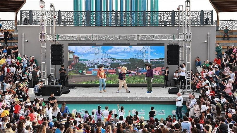 “Rafadan Tayfa” Kahramanmaraş’ta depremzede çocuklarla buluştu