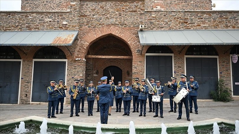 Tire’nin tarihi bandosu marşlarıyla Cumhuriyet coşkusunu 100 yıldır yaşatıyor