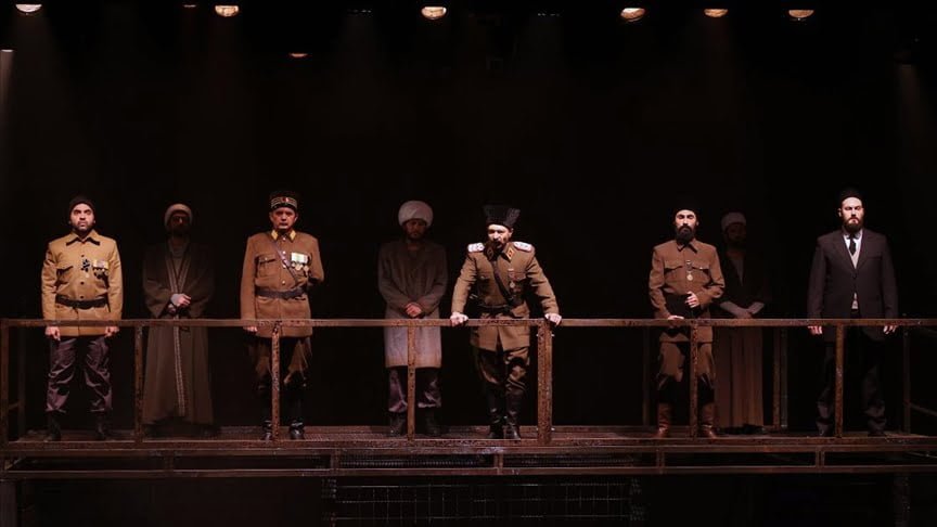 Devlet Tiyatrolarınca sahnelenen “Yüzyıllık Destan: Ateş” oyunu seyirciyle buluştu