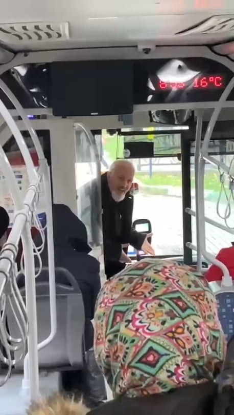 Otobüs şoförü çıldırdı