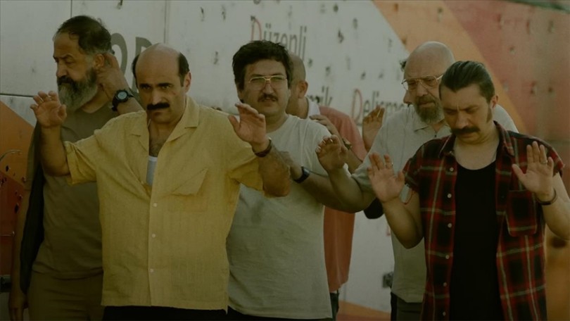 “Ölümlü Dünya 2” kendi sorunlarıyla boğuşan bir ailenin hikayesini beyaz perdeye taşıyacak