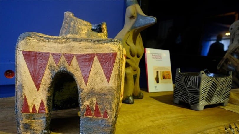 Olgunlaşma Enstitüsü asırlar önceki kap ve figürleri geleceğe taşımak için üretiyor