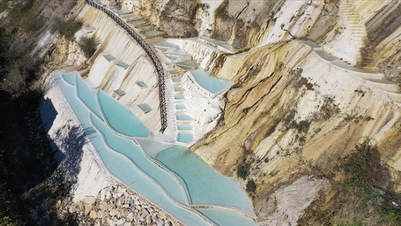 Pamukkale’yi andıran Göksu travertenleri turizme katkı sağlıyor