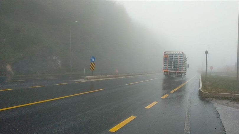 Bolu Dağı’nda sağanak ve sis etkili oluyor