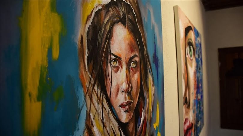 İşitme engelli ressam “hayalindeki sesleri” portrelerinde canlandırdı