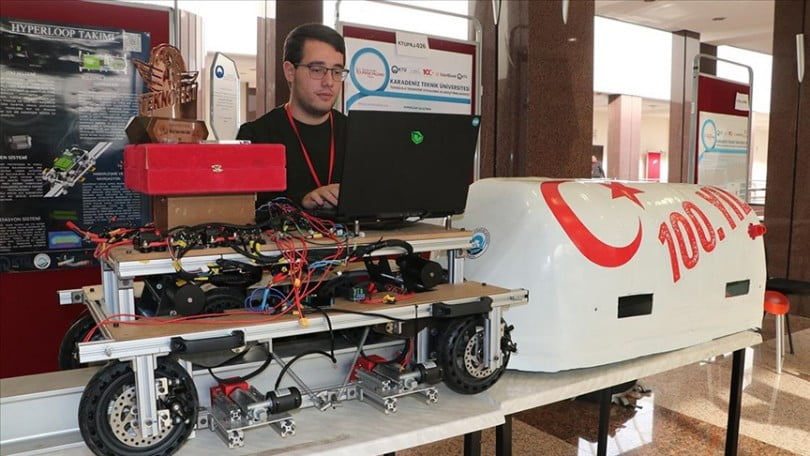 Üniversitelilerin geliştirdiği Hyperloop aracı karbon salınımını sıfırlayacak