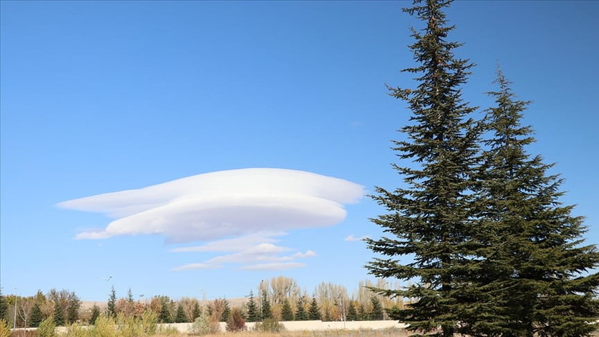 Niğde’de mercek bulutu görüntülendi