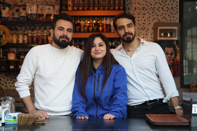 Kardeşlerin kafe açma hayalini deprem bile yok edemedi