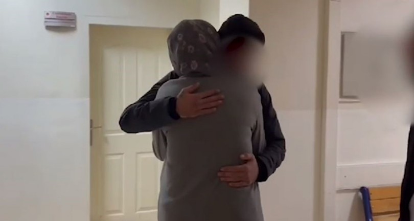 Jandarma ikna etti, terörün pençesinden kurtarıldı