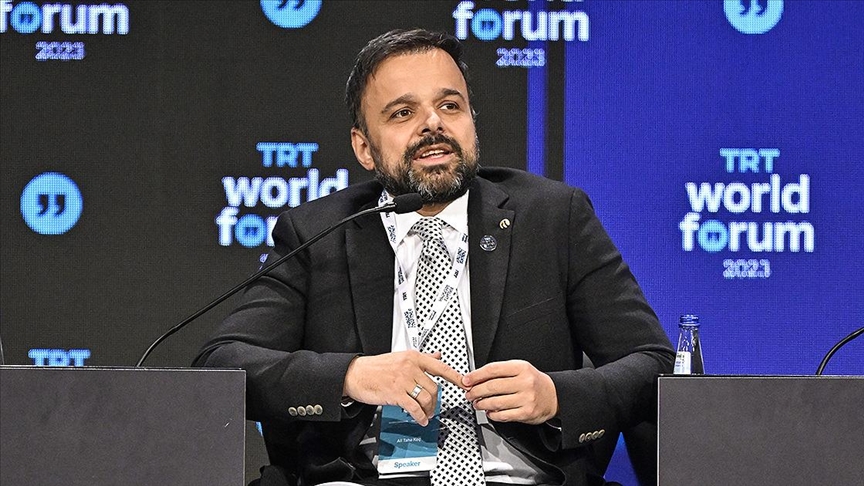 “Çok Bilmiş Yapay Zeka: Yaratıcı Potansiyel mi? Yıkıcı Musibet mi?” 