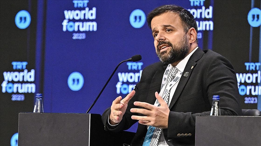 “Yapay zekayı kullanan insanlar, yapay zekayı kullanmayan insanların yerini alacak”