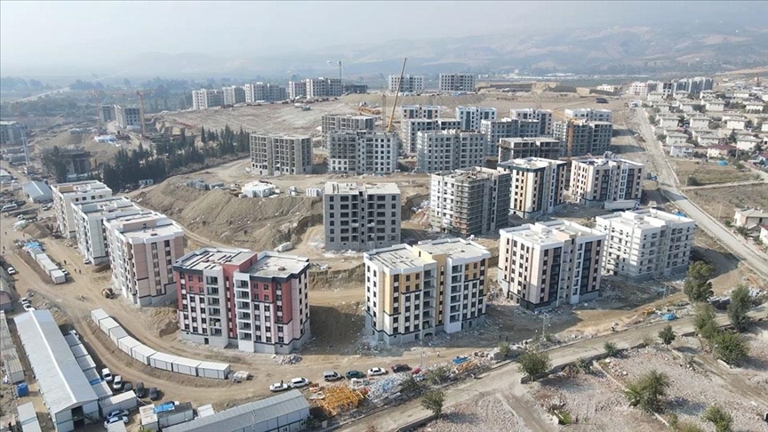 Hatay’da ay sonuna kadar 7 bine yakın ev hak sahiplerine teslim edilecek