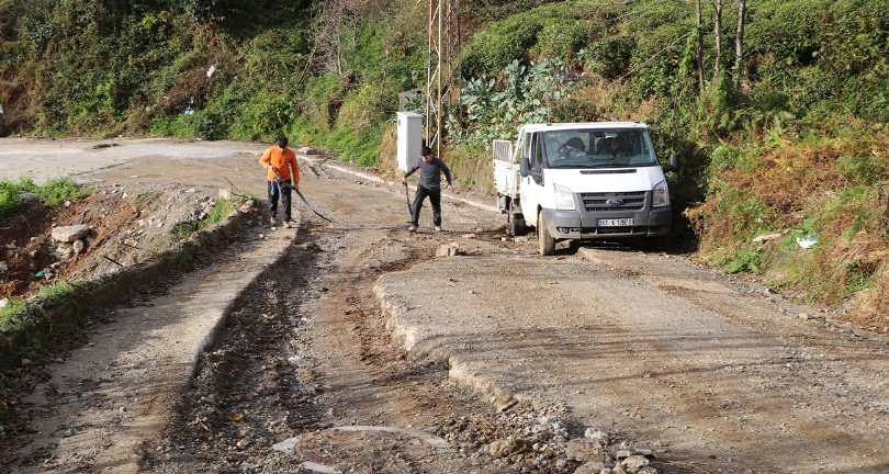 Bitmek bilmeyen doğal gaz çalışması mahalle sakinlerini canından bezdirdi