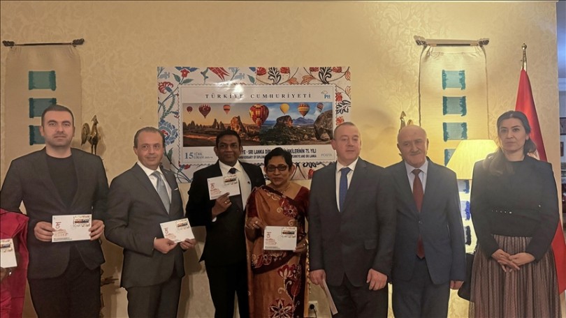 Sri Lanka ve Türkiye’nin diplomatik ilişkilerinin 75’inci yılı için posta pulu basıldı