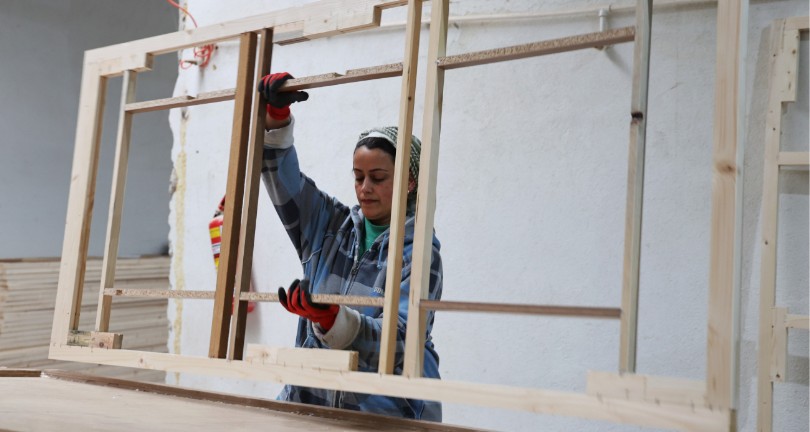 OSB’nin kadın ustaları erkeklere taş çıkartıyor