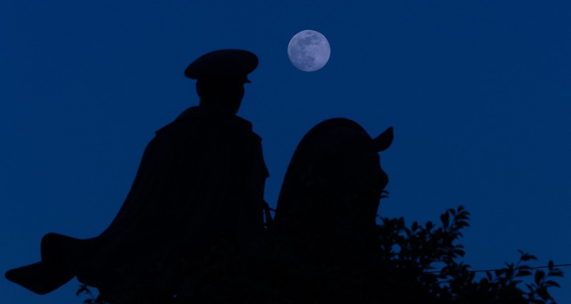 Dolunay kartpostallık görüntüler oluşturdu