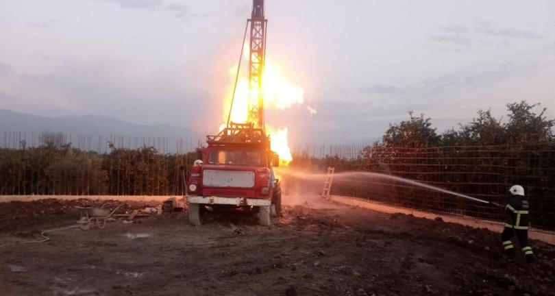 Hatay’da su sondajı yapılırken yangın çıktı