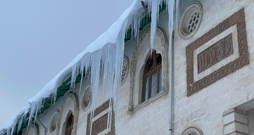 Sarkıtların boyu 2 metreyi buldu