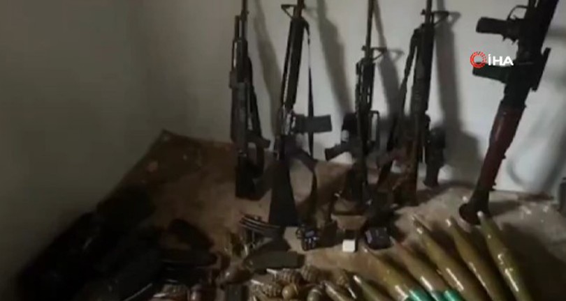 Zeytin Dalı bölgesinde çok sayıda silah ve mühimmat ele geçirildi
