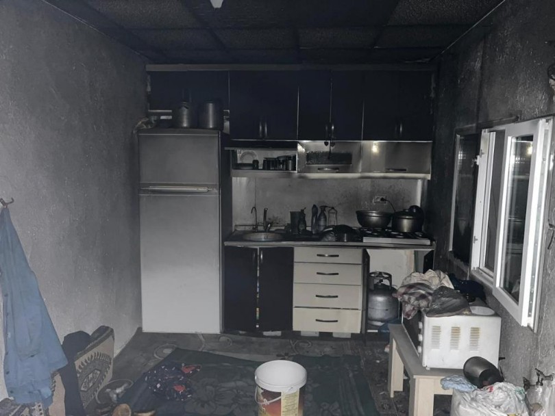 Babasına kızan genç benzin dökerek yaktığı evde kardeşinin ölümüne sebep oldu