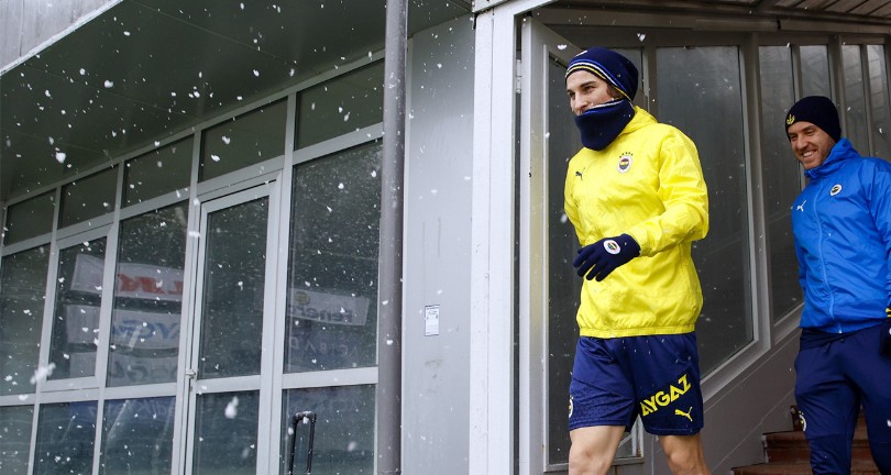Fenerbahçe’de Çağlar Söyüncü, ilk idmanına çıktı