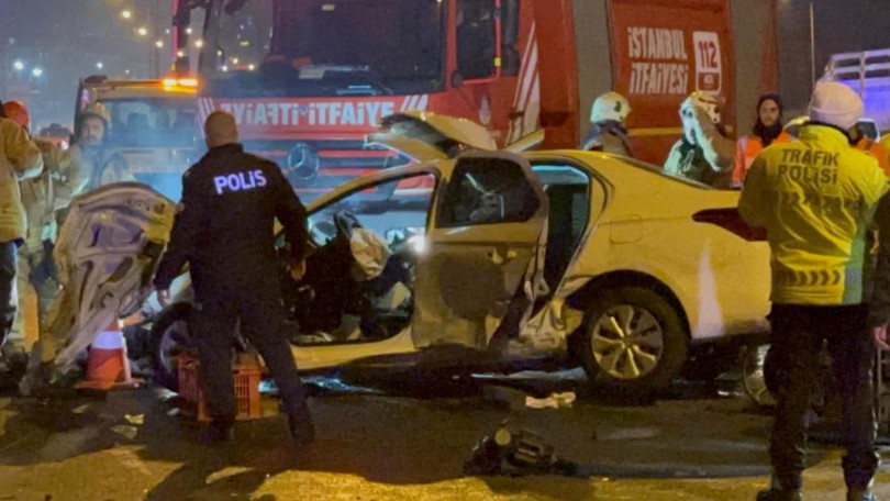 Makas atan araç yol kenarındaki dampere çarptı: 1 ölü, 2 yaralı